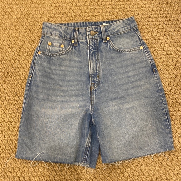 High waisted shorts - Picture 1 of 3
